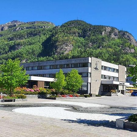 Bremanger Fjord Hotell Svelgen Exterior foto