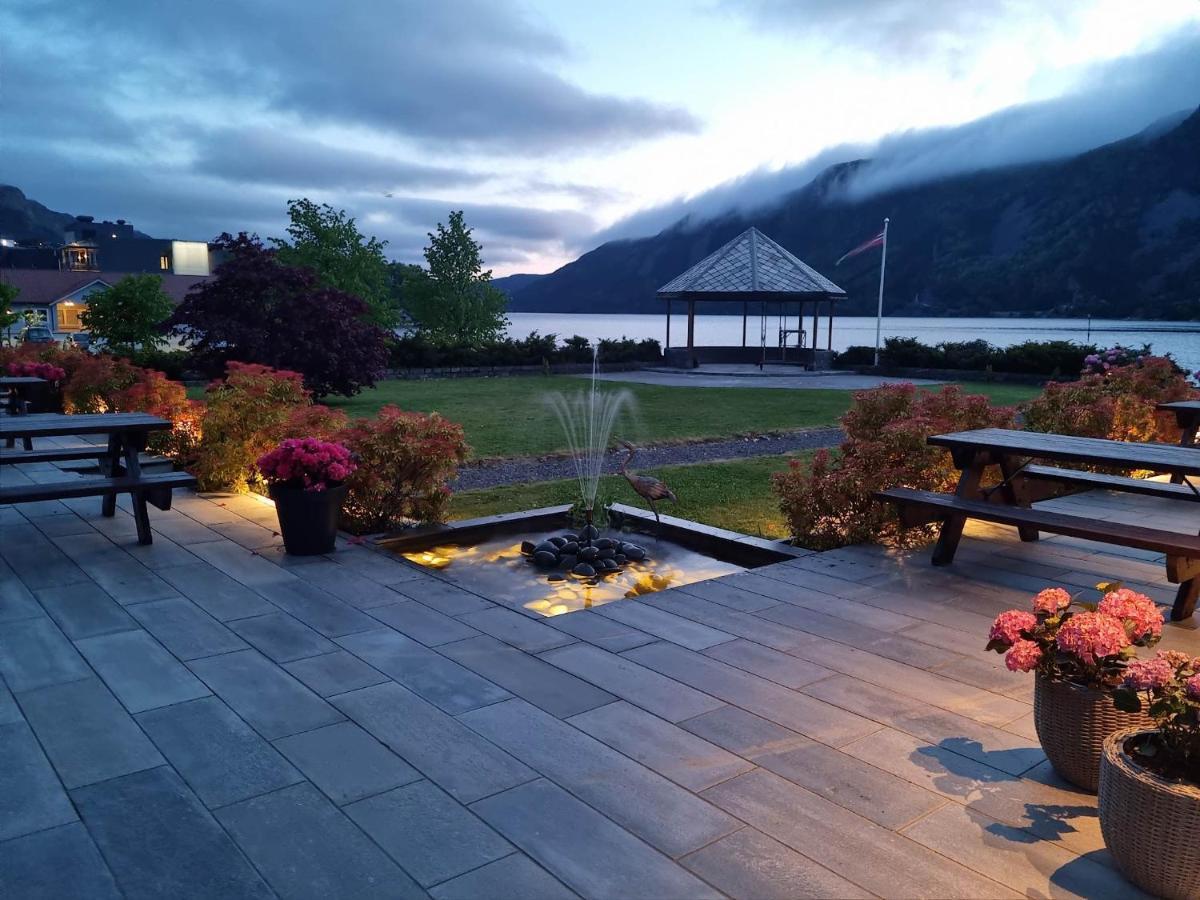 Bremanger Fjord Hotell Svelgen Exterior foto